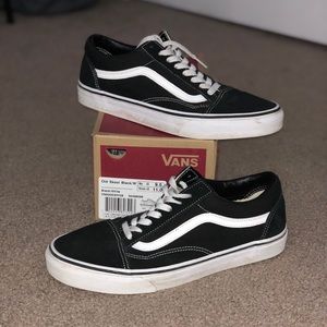 BLACK OLD SKOOL VANS Woman’s 11 Men’s 9.5